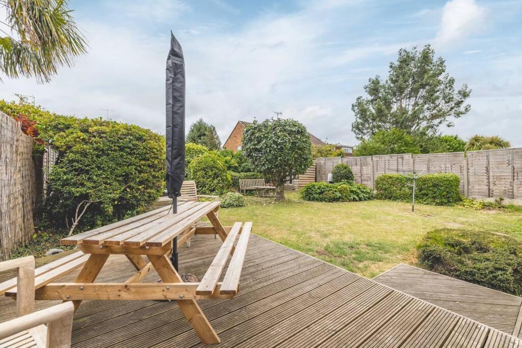 3-Bed Family Home With Parking & Large Garden Windsor Exterior foto